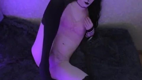 Kitty beauty Cums anew