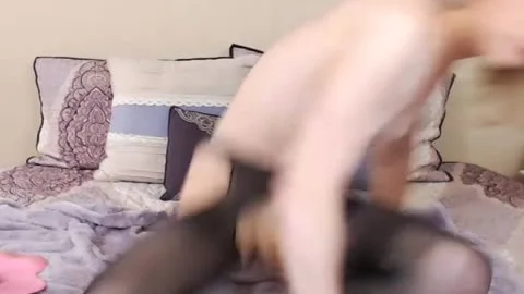 Kylie On cam Cums