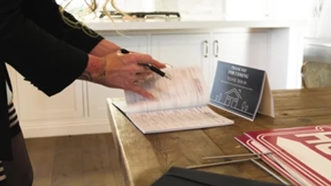Transfixed: A House-Hunting Tumble Between Temptresses