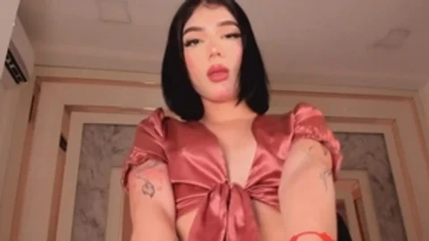 Big, Beautiful & Trans – Relishing the Finger Action