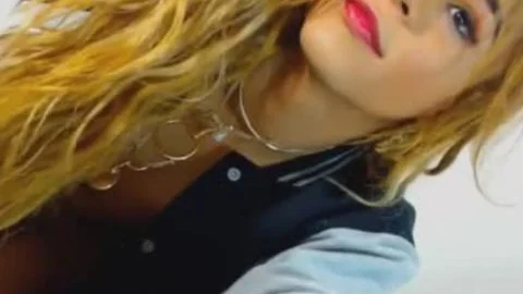 sexy sheboy Inserts A vibrator On Her gorgeous ass