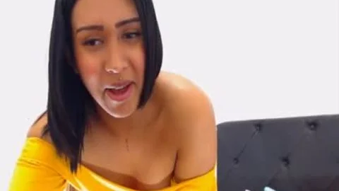 lady-man In Yellow Wants To Give u A Lap Dance