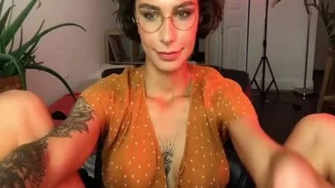 Short Hair tgirl Beauty Teasing On web camera