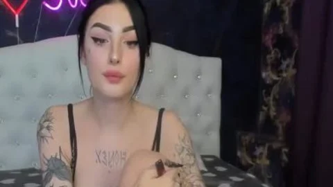 Evelyn tranny Live sperm Show