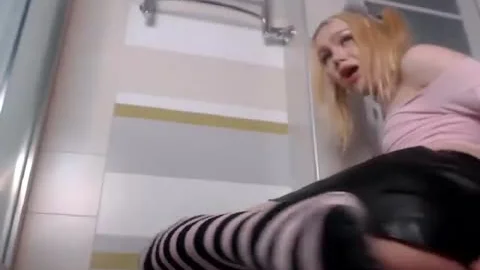 naughty T-beauty Gapes Her arsehole